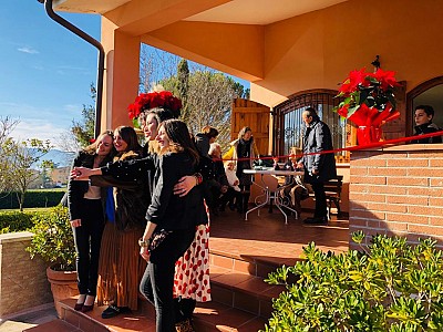 Foto di gruppo allinaugurazione della Comunita Persefone per adolescenti